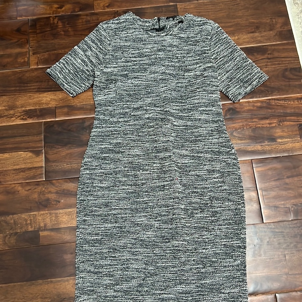 Women’s Sz 12P Banana Republic textured dress.